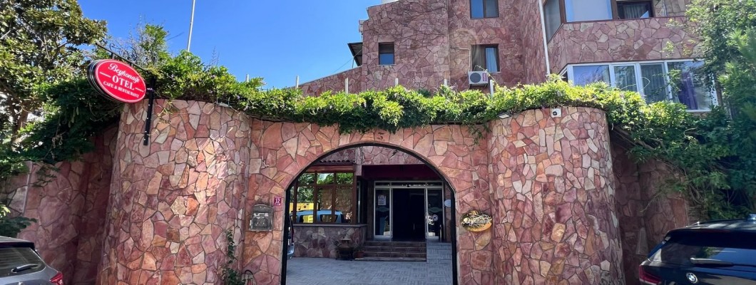 Balıkesir Edremit Beykonağı Otel’de Elektrikli Araç Şarj İstasyonu Balıkesir Edremit Beykonağı Otel’de Elektrikli Araç Şarj İstasyonu